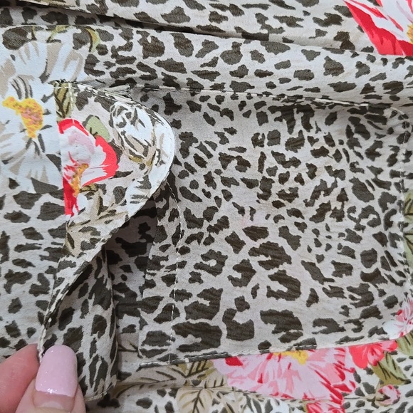 Nanette Lepore Animal Print Bold Floral Blouse Button Down Roll Tab Long Sleeve - Picture 4 of 14